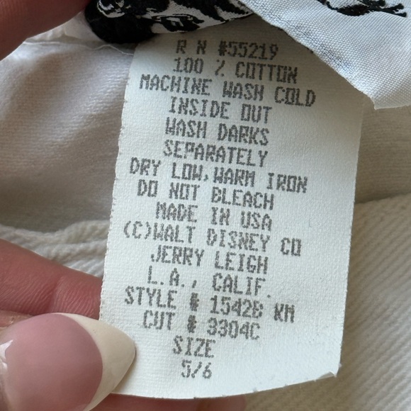 Rare vintage Disney White High-Waisted Shorts with Character and Palm Design - Picture 7 of 10